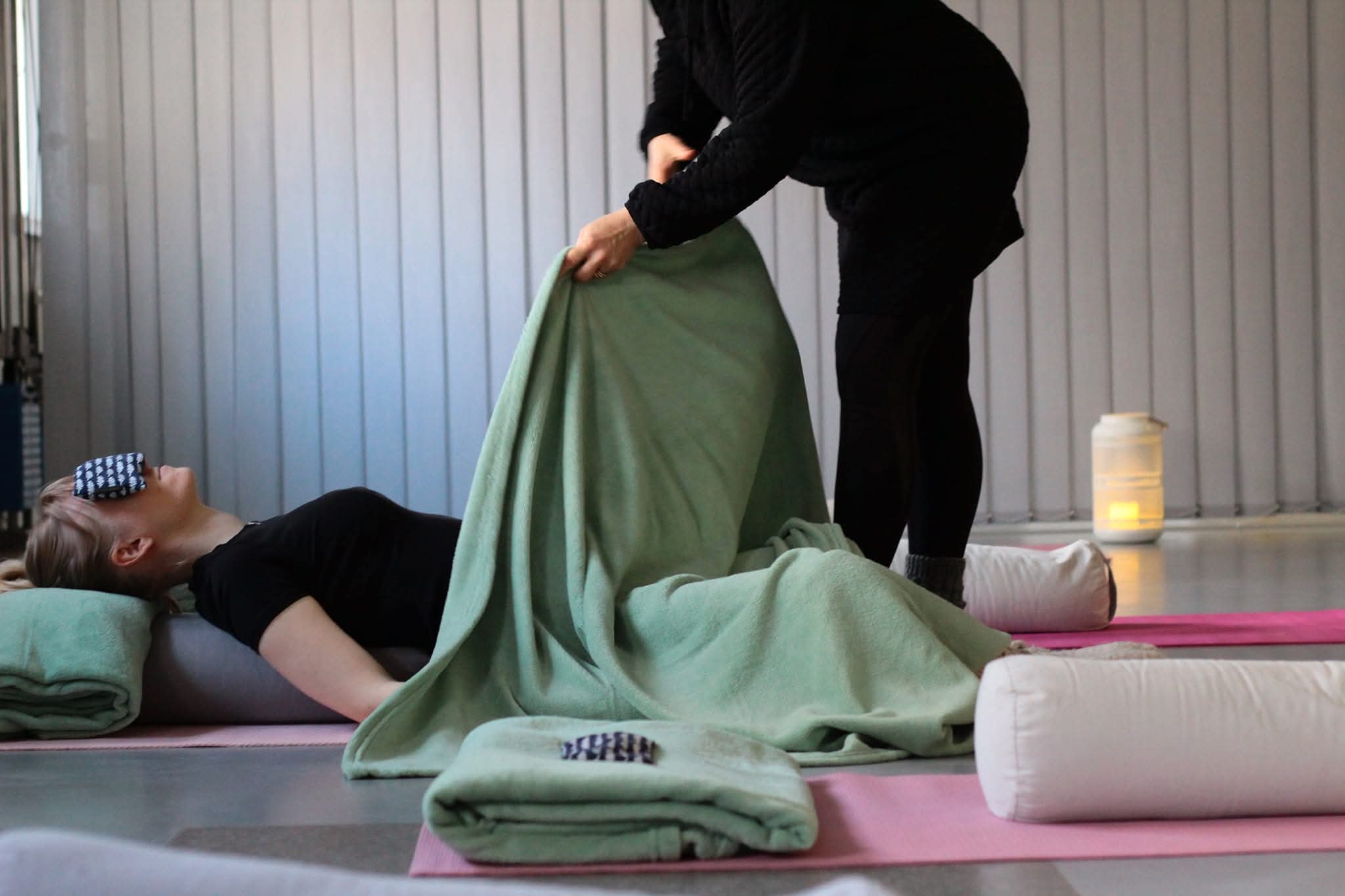 Yinjooga Kesälässä